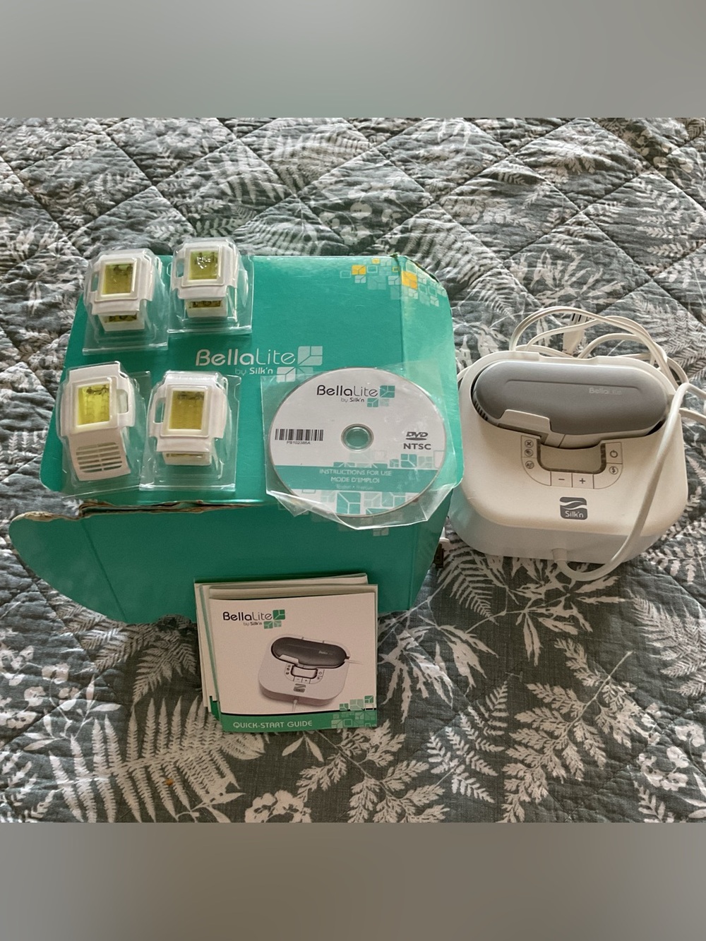 BellaLite by Silk’n, with 4 Extra Lamp Cartridges